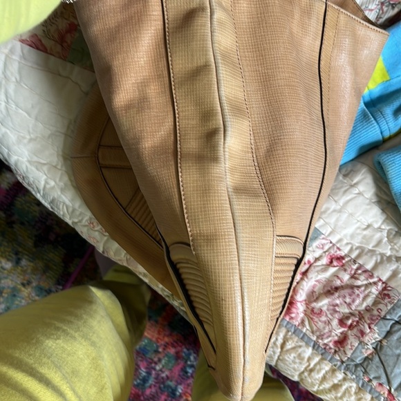 Calvin Klein   Shoulder Bag Tan  EUC 17w x 13h  Fine Stitching  hobo bag large - Picture 14 of 16